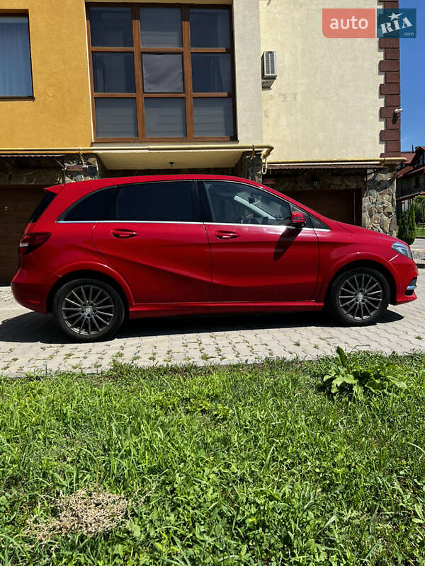 Хэтчбек Mercedes-Benz B-Class 2017 в Черновцах