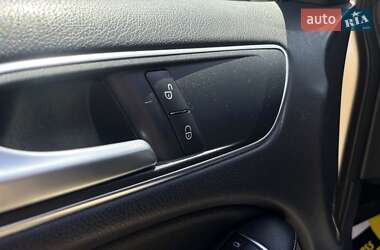 Хэтчбек Mercedes-Benz B-Class 2015 в 