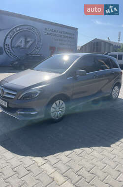 Хэтчбек Mercedes-Benz B-Class 2015 в 