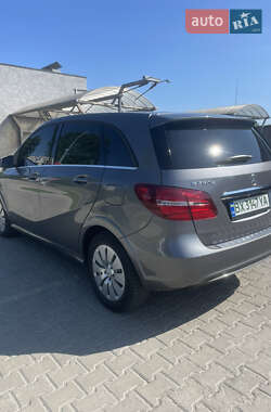 Хэтчбек Mercedes-Benz B-Class 2015 в 