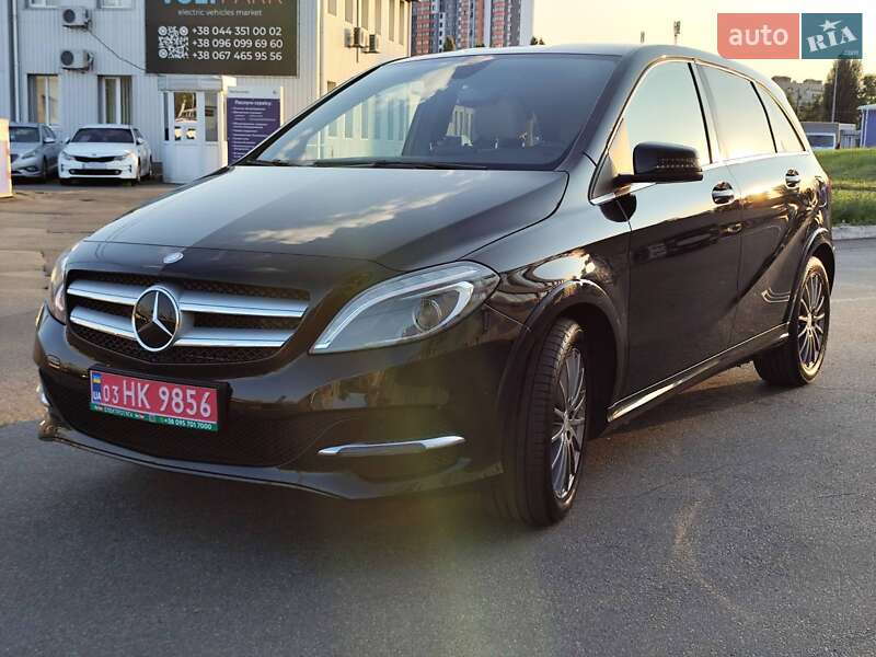 Хэтчбек Mercedes-Benz B-Class 2016 в Киеве