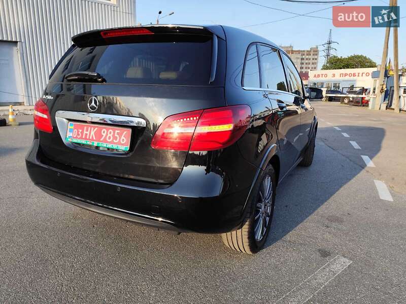 Хэтчбек Mercedes-Benz B-Class 2016 в Киеве