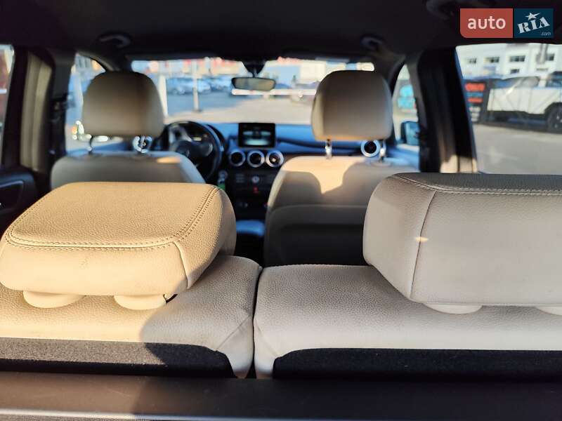Хэтчбек Mercedes-Benz B-Class 2016 в Киеве