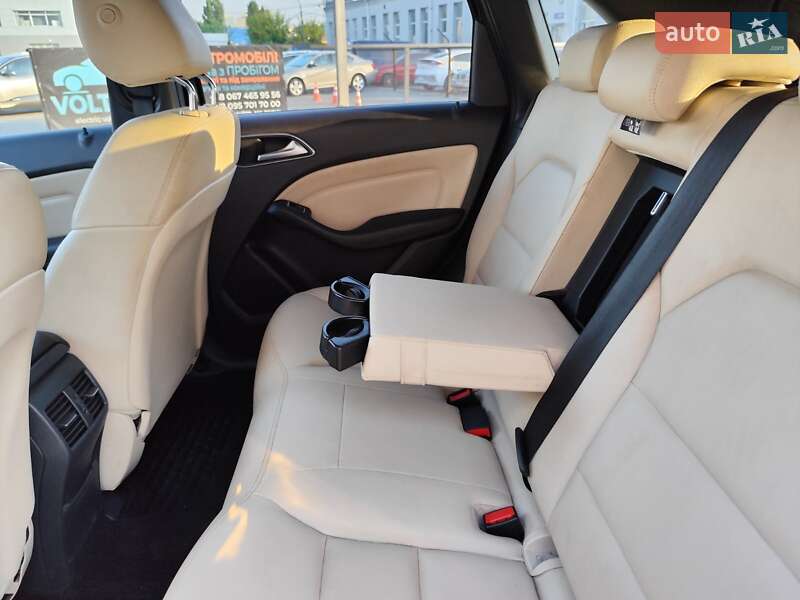 Хэтчбек Mercedes-Benz B-Class 2016 в Киеве