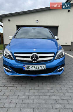 Хэтчбек Mercedes-Benz B-Class 2016 в 