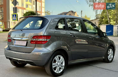 Хэтчбек Mercedes-Benz B-Class 2009 в 