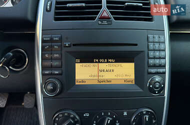 Хэтчбек Mercedes-Benz B-Class 2009 в 