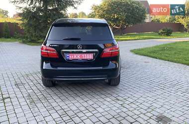 Хэтчбек Mercedes-Benz B-Class 2016 в 