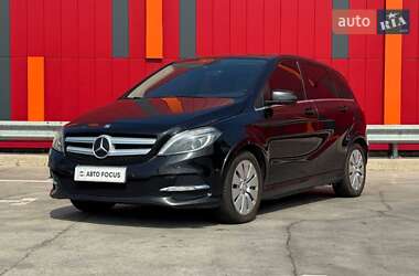 Хэтчбек Mercedes-Benz B-Class 2014 в 