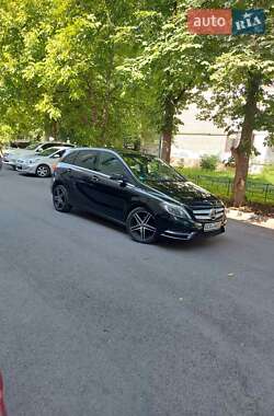 Хэтчбек Mercedes-Benz B-Class 2014 в 