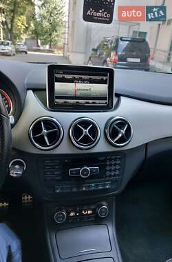 Хэтчбек Mercedes-Benz B-Class 2014 в 