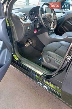 Хэтчбек Mercedes-Benz B-Class 2014 в 