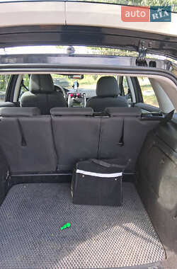 Хэтчбек Mercedes-Benz B-Class 2011 в 