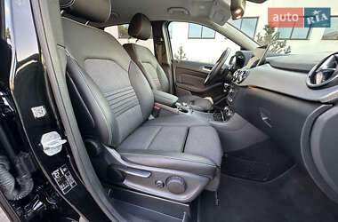 Хэтчбек Mercedes-Benz B-Class 2015 в 
