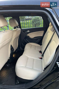 Хэтчбек Mercedes-Benz B-Class 2015 в 