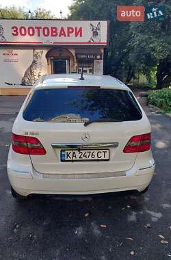 Хэтчбек Mercedes-Benz B-Class 2010 в 