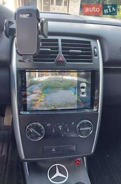 Хэтчбек Mercedes-Benz B-Class 2010 в 