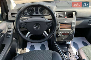 Хэтчбек Mercedes-Benz B-Class 2011 в 