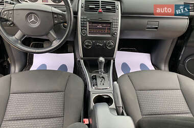 Хэтчбек Mercedes-Benz B-Class 2010 в 