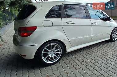 Хэтчбек Mercedes-Benz B-Class 2009 в 