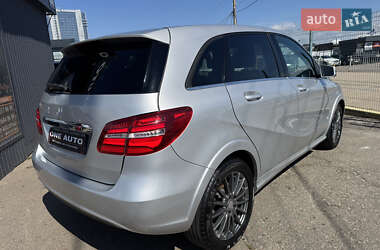 Хетчбек Mercedes-Benz B-Class 2015 в 