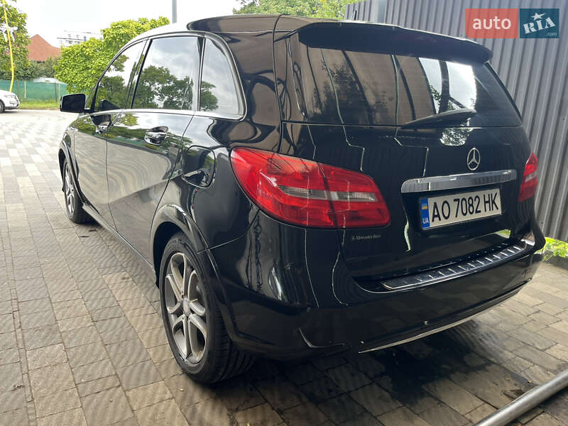 Хэтчбек Mercedes-Benz B-Class 2014 в Ужгороде фото 4 Хэтчбек Mercedes-Benz B-Class 2014 в Ужгороде