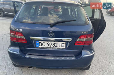 Хэтчбек Mercedes-Benz B-Class 2009 в 