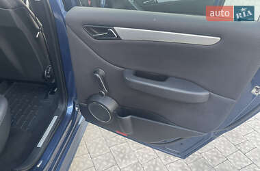 Хэтчбек Mercedes-Benz B-Class 2009 в 