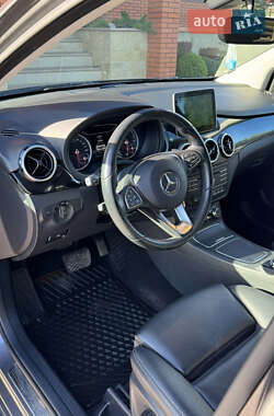 Хэтчбек Mercedes-Benz B-Class 2017 в 