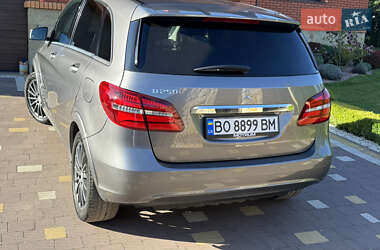 Хэтчбек Mercedes-Benz B-Class 2017 в 