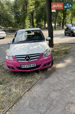 Хэтчбек Mercedes-Benz B-Class 2010 в 
