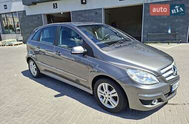 Хэтчбек Mercedes-Benz B-Class 2009 в 