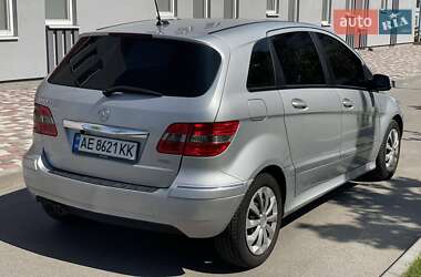 Хэтчбек Mercedes-Benz B-Class 2010 в 