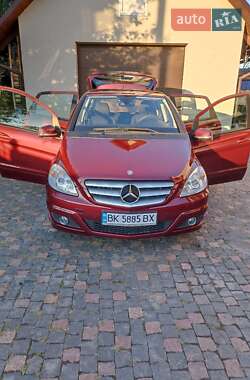 Хэтчбек Mercedes-Benz B-Class 2011 в 