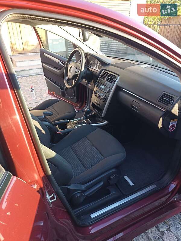 Хэтчбек Mercedes-Benz B-Class 2011 в Ровно фото 8 Хэтчбек Mercedes-Benz B-Class 2011 в Ровно