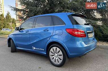 Хэтчбек Mercedes-Benz B-Class 2014 в 