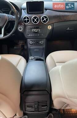 Хэтчбек Mercedes-Benz B-Class 2014 в 