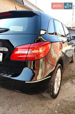 Хэтчбек Mercedes-Benz B-Class 2013 в 