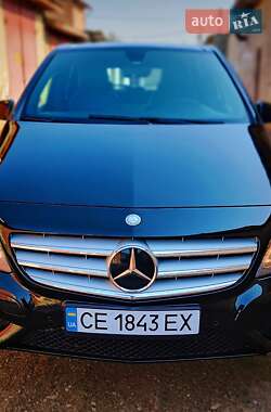 Хэтчбек Mercedes-Benz B-Class 2013 в 