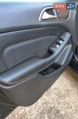 Хэтчбек Mercedes-Benz B-Class 2013 в 