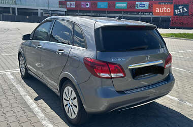 Хэтчбек Mercedes-Benz B-Class 2017 в 