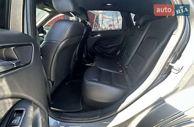Хэтчбек Mercedes-Benz B-Class 2017 в 