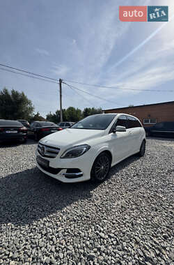 Хэтчбек Mercedes-Benz B-Class 2017 в 