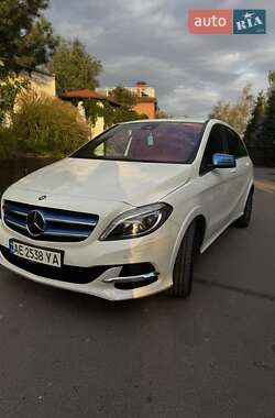 Хэтчбек Mercedes-Benz B-Class 2016 в 