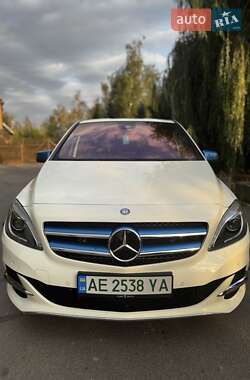 Хэтчбек Mercedes-Benz B-Class 2016 в 
