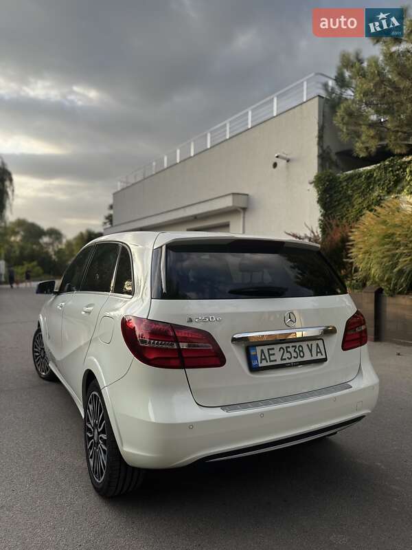 Хетчбек Mercedes-Benz B-Class 2016 в Дніпрі