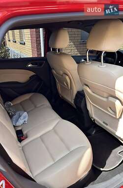 Хэтчбек Mercedes-Benz B-Class 2015 в 
