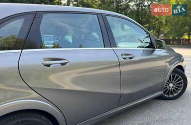 Хэтчбек Mercedes-Benz B-Class 2016 в 