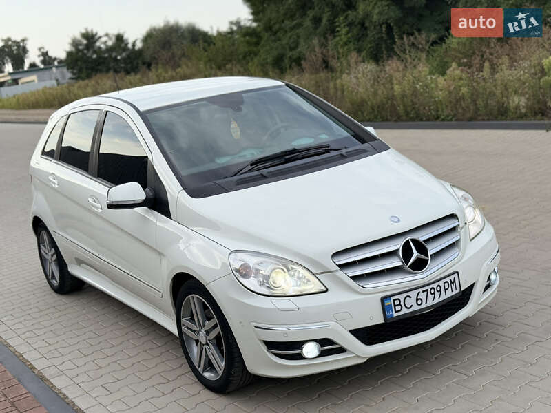 Mercedes-Benz B-Class 2011