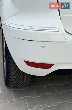 Хэтчбек Mercedes-Benz B-Class 2011 в 